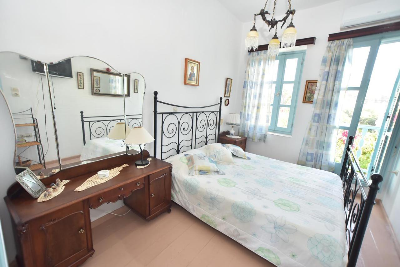 Traditional House By The Sea Mandraki  Exterior photo