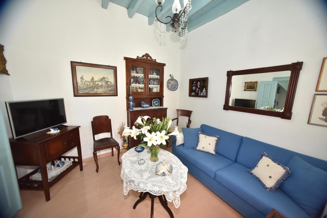 Traditional House By The Sea Mandraki  Exterior photo